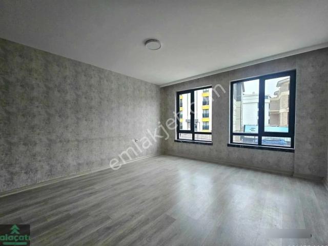İncek Kızılcaşar / Site İçerisinde / Ara Kat Kiralık 2+1
