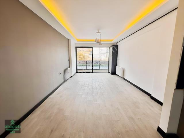 İncek Kızılcaşar'da Satılık 1+1 / 60m2 / Cam Balkonlu