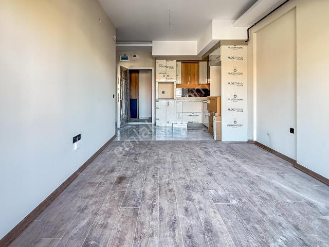 İncek Kiralık 1+1 Daire Yerden Isıtmalı Balkonlu Ara Kat