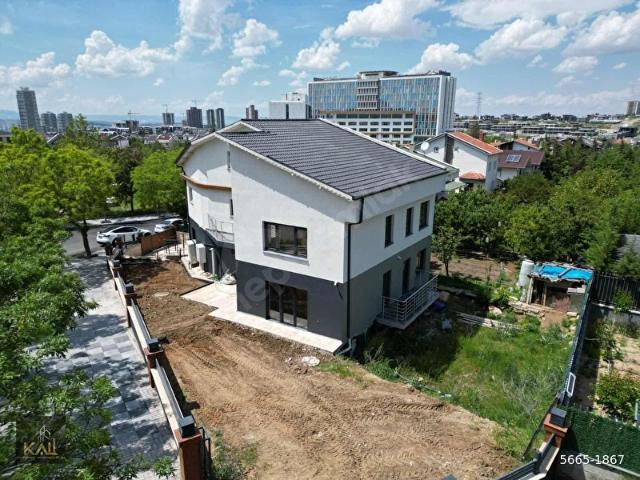 İncek Lösante Yakını Park Cepheli Şirket Merkez Binası KALİ A.Ş