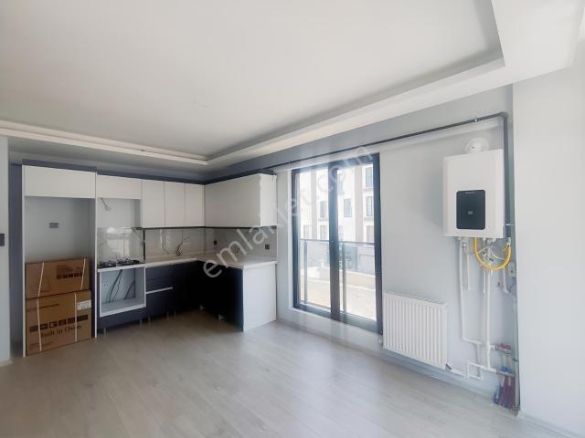 İncek Merkez'de Sıfır Site İçinde Kiralık Geniş 1+1