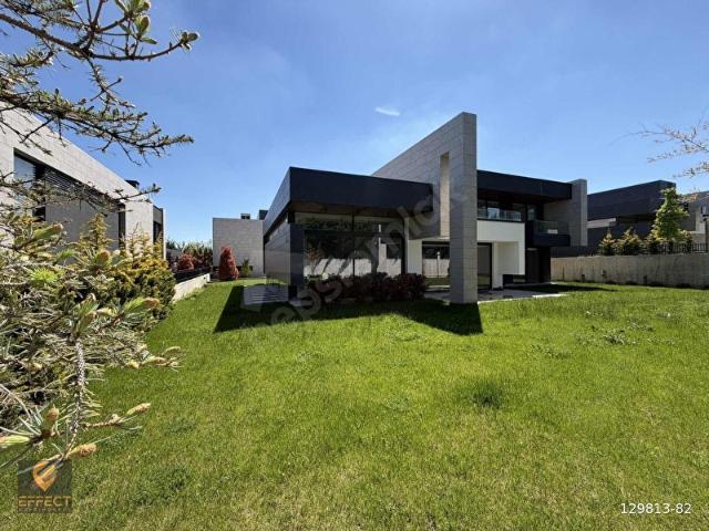 İNCEK PARLA VİLLALARINDA 4 ARAÇ KAPALI GARAJLI 785 M2 LÜKS VILLA