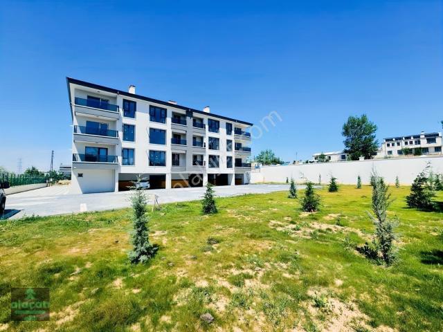 İncek Taşpınar' Da Ara Katta,balkon, Peyjas Alanı 1+1 Kiralık