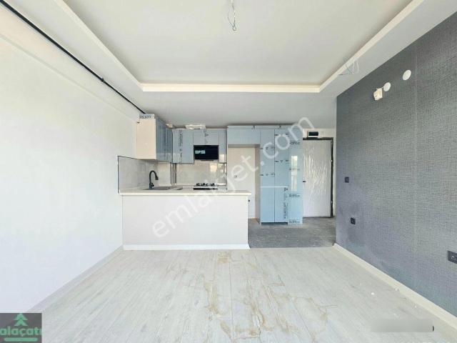 İncek Taşpınar' Da Ara Katta,geniş,balkonlu 1+1 Kiralık