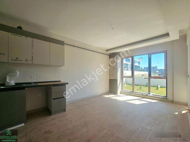 İncek Taşpınar' Da Kat Konumu, Manzara, Balkon 1+1 Kiralık Daire