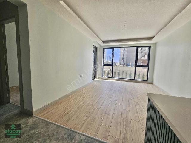 İncek Taşpınar'da Güvenlikli Sitede Kiralık 2+1