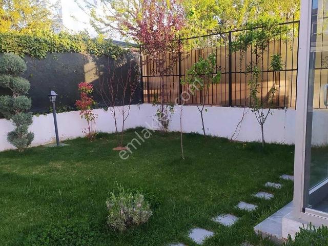 İncek Tek Yapıda İşyeri İçin De Uygun Bulvra Yakın Kiralık Villa