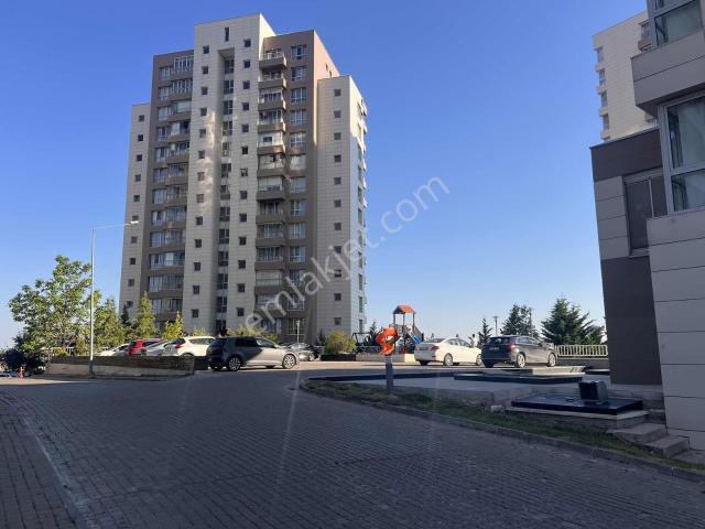 İncek Vadikonutlarında üç Cepheli panoromik Manzaralı satılık3+1