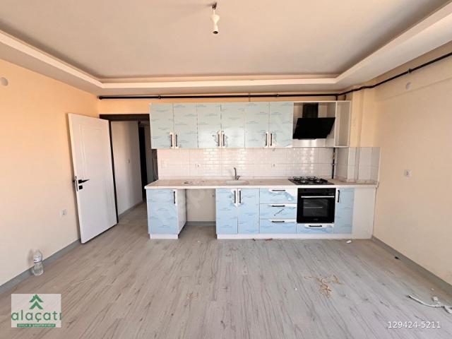 İNCEK'DE İSKANLI BİNADA ARAKAT SATILIK 1+1 DAİRE