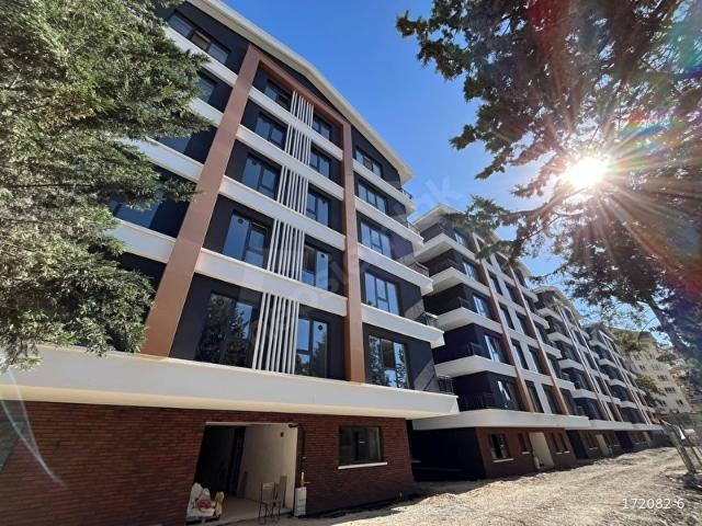 İNCESU CADDESİNDE SİTE İÇERİSİNDE 1+1 SATILIK SIFIR DAİRE