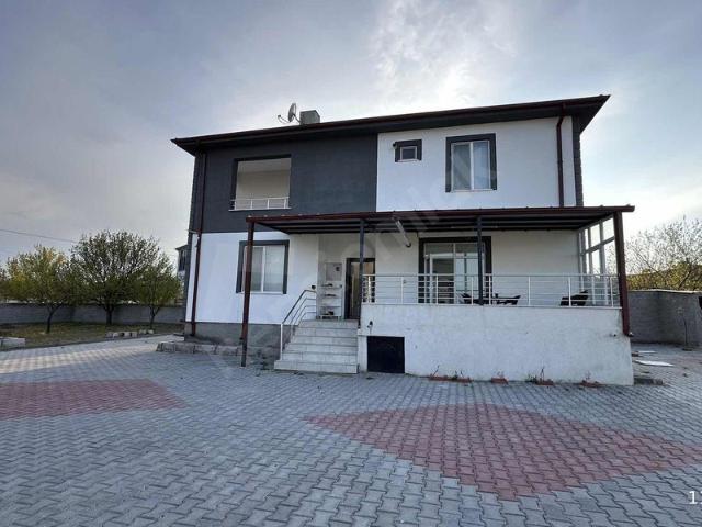 İncesuörenşehir de Satılık 2 Katlı 1006m2 Arsa Üzerinde Villa