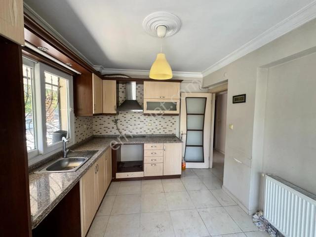 İnci Emlak'tan Fatih Mahallesi'nde Kiralık 2+1 Daire