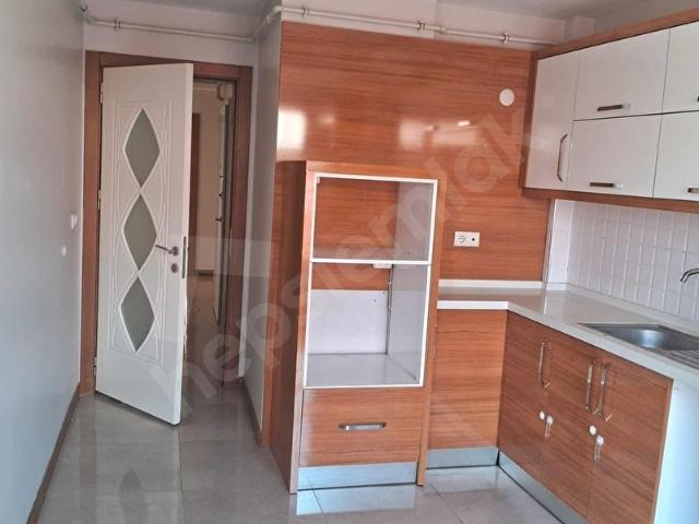 İNCİRLİOVA ÇARŞI MERKEZDE KİRALIK DOĞALGAZLI 2+1 DAİRE