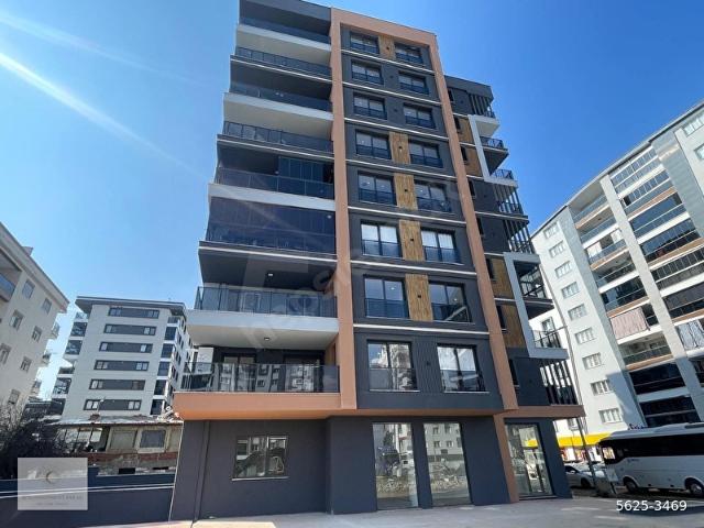 İNCİRLİOVANIN TAM KALBİNDE, EN GÖZDE BİNA DA SATILIK 3+1 DAİRE