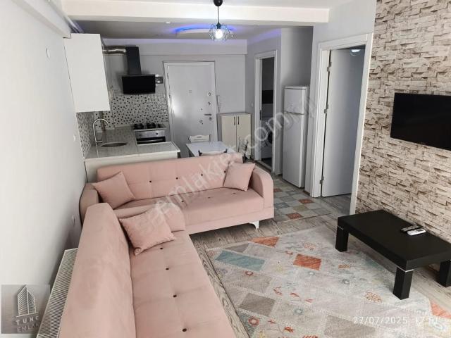 İncilipınarda Caddeüstü Foruma Çok Yakın 2+1 Eşyalı 70m2 Apart