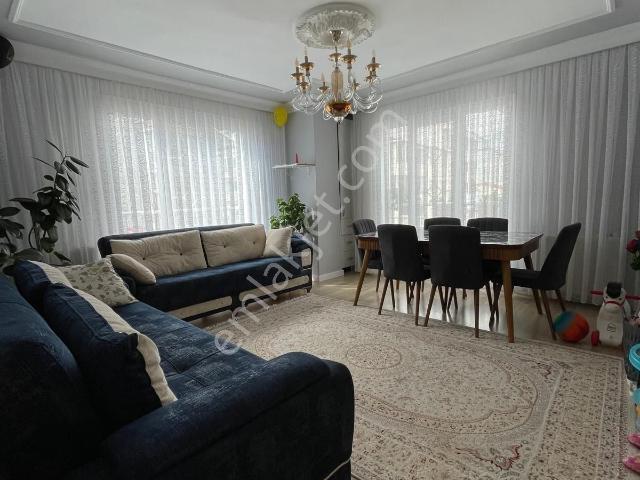 İncirtepe Mahallesi Tek Daire Üzeri Büyük 2+1 Daire