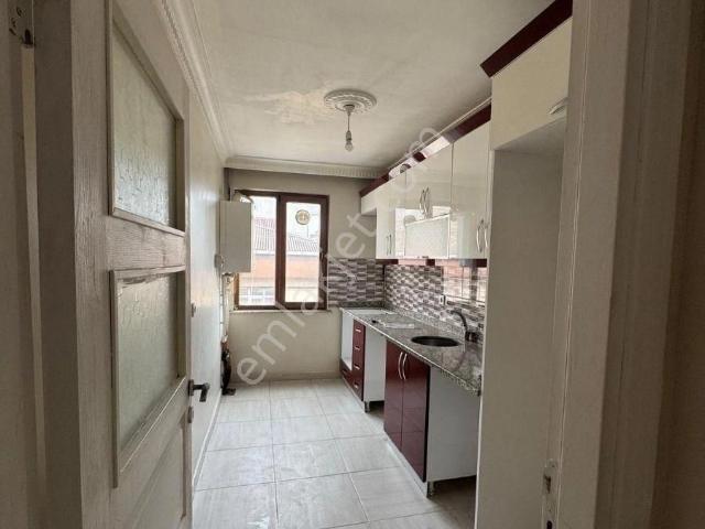 İncir Tepe Mahallesinde 70 M2 1+1 Asansörlü Kiralık Daire