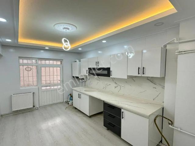 İncirli Barışyolu Caddesi Bağımsız 3+1 Full Yapılı Boş Daire