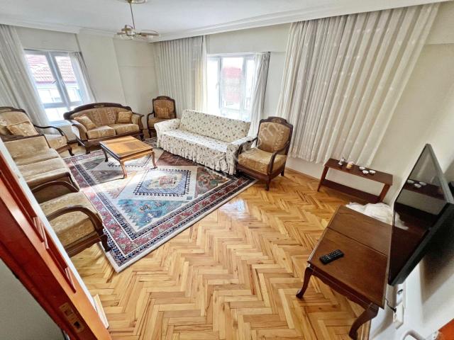 İncirli Mah. Ana Caddelere Yakını Ara Kat 3+1 Bağımsız Güney C. Çift Balkon Satılık Daire!