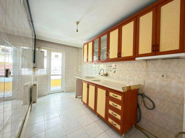 İncirli'de Etlik Sınırları İçinde Yüksek Giriş Ön Cephe 3+1 Kiralık
