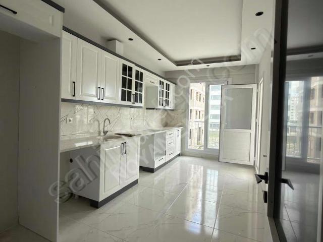 İncirlik Yeni Mahallede Kapalı Mutfak 3+1 Kiralık Daire