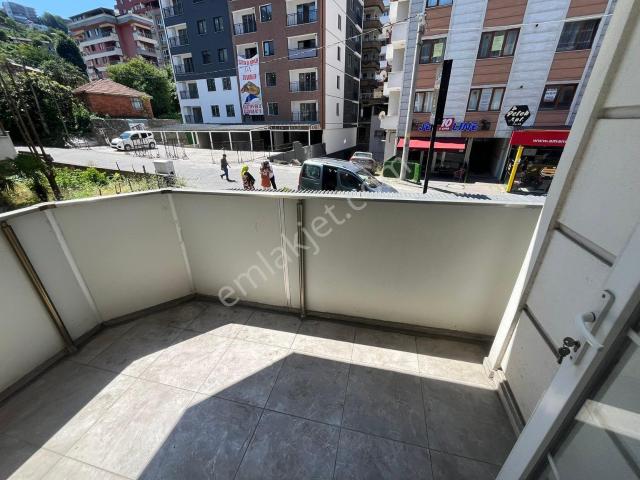 İncivez Üniversite Alt Kapıda 1+1 Daireler