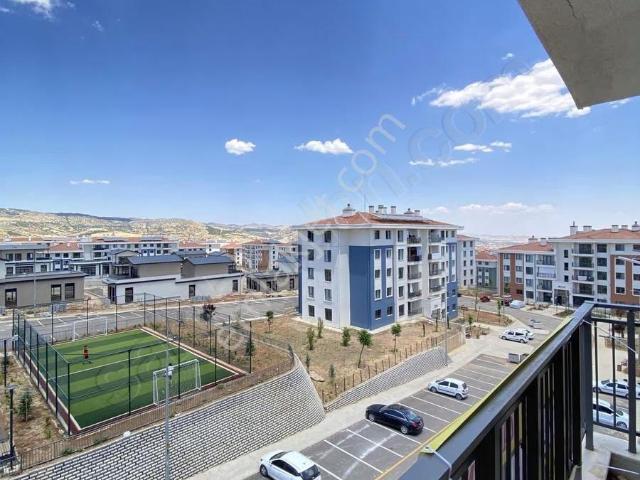 İndere Tokilerinde Satılık 3+1 Ara Kat Daire