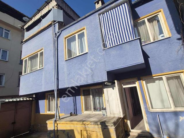 İnegöl Merkez'de Kiralık Müstakil 4+1 Bina