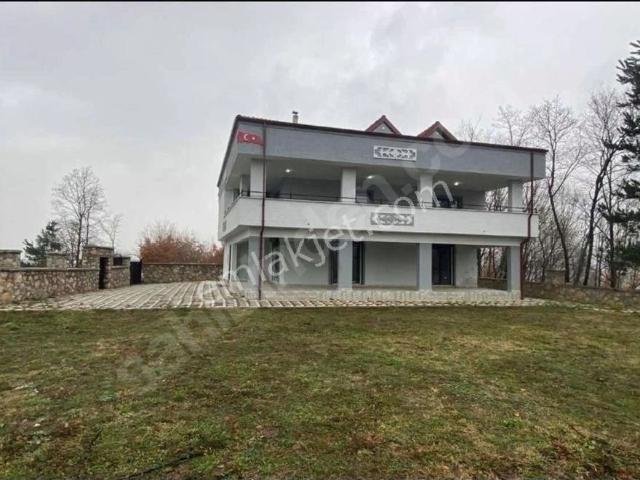 İnegöl Mezit Köyünde 4 Dönüm İçinde Satılık Lüks Villa