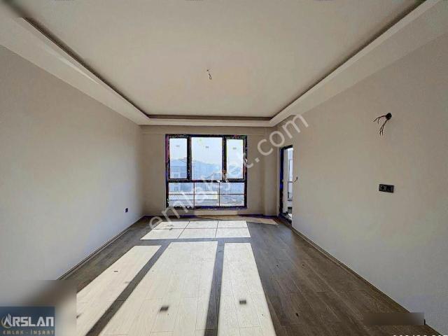 İnegöl Alanyurt Fatih Mah.4+1,140m2,4.kat,site İçi,satılık Daire