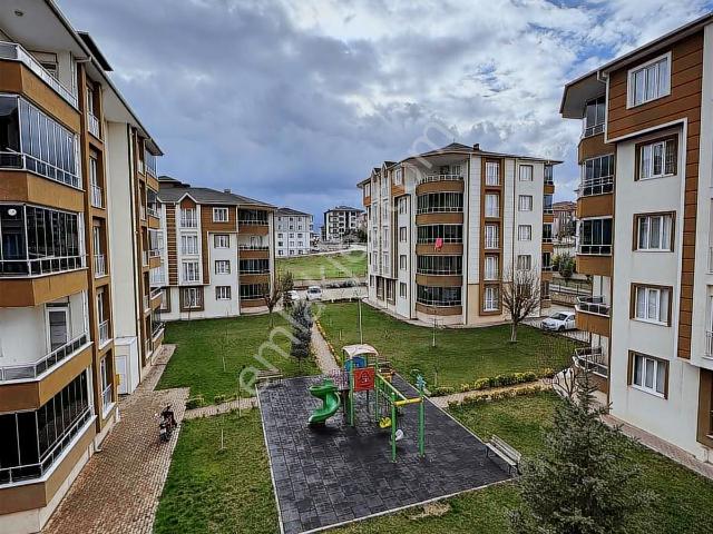 İnegöl Alanyurt Yeni Mah'de, Site İçi, 140m2, 3+1, Satılık Daire