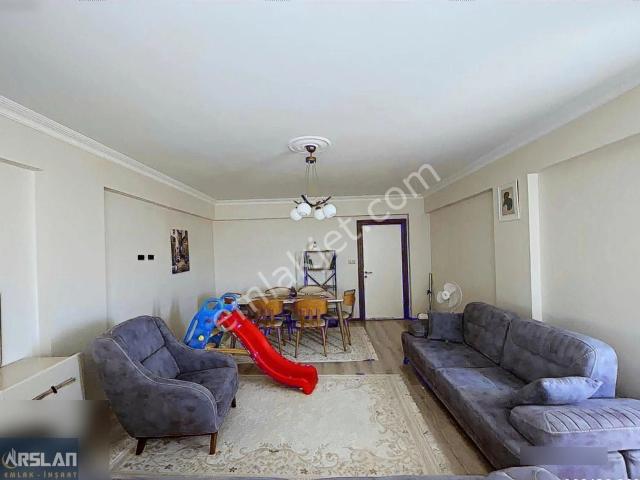 İnegöl Ertuğrulgazi Mah.3+1,145m2, 2.kat, Site İçi,satılık Daire
