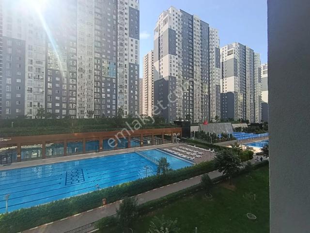 İnnovia 3 2+1 Havuz Cephe Ara Kat Eşyalı Kiralık Daire