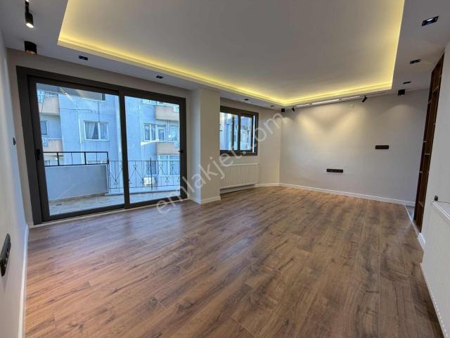 İnönü Cad Bir Arkası 3+1 Lüks Tadilatlı 115m2 Satılık Köşe Daire