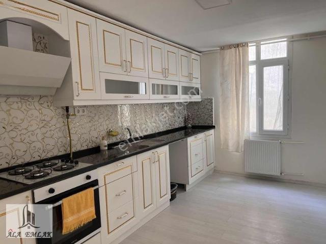 İnönü Cad. Paraleli Satılık Lüks 3.5+1 Daire