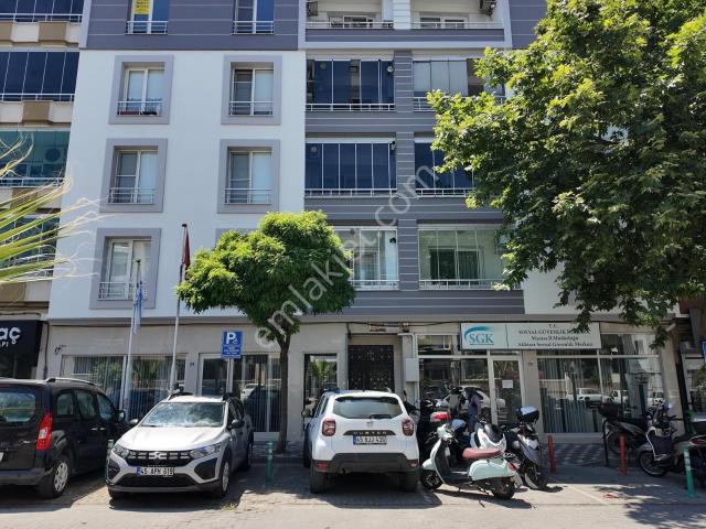 İnönü Cadde Üzeri Asansörlü 5+1 220 M2 Dubleks Daire
