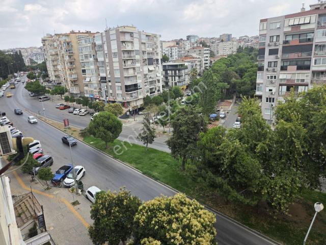 İnönü Cadde Üzeri Metro Yakını Satılık 3+1 Daire
