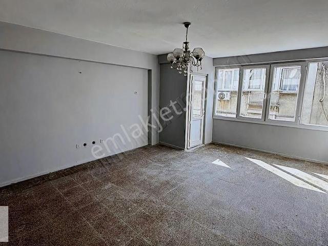 İnönü Caddesi Yakını Satılık 3+1 Daire
