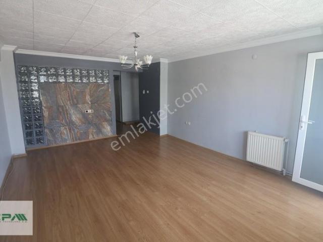 İnönü Caddesi Paralelinde Geniş, Aydınlık 3+1 Kiralık Daire