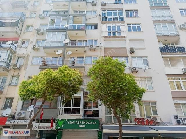 İnönü Caddesinde Üçyol Metroya Yürüme Mesafesinde 2+1 Satılık