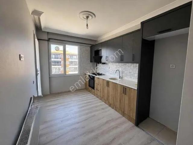 İnönü Mahallesi 2+1 Doğalgazlı Asansörlü Geniş Daire