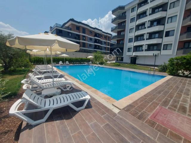 İnönü Mahallesi'nde Havuzlu Sitede 3+1 Satılık Daire