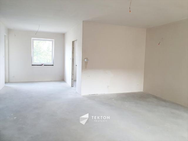 Przestronne 90 m² apartament z balkonem i klimatyzacją
