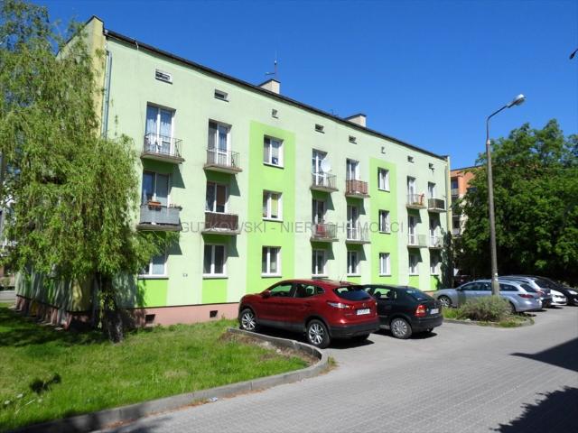 Przestronne 2 pokojowe mieszkanie z balkonem i dużą piwnicą