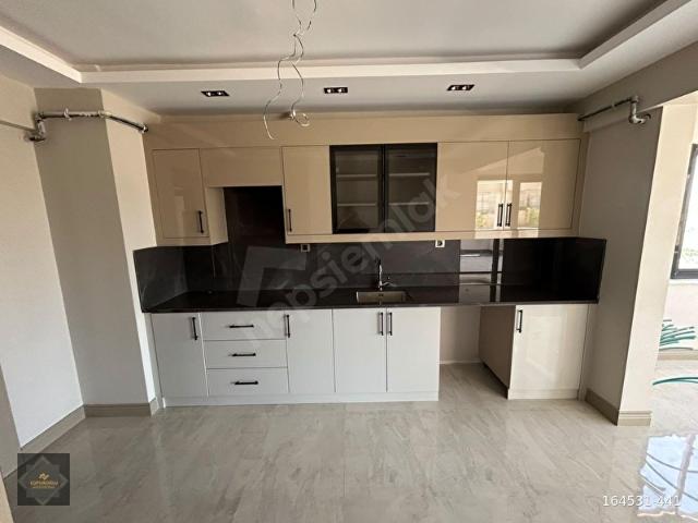İBNİ SİNA'DA K.OTOPARKLI ARA KAT 2,5+1 SİTE İÇERİSİNDE DAİRE!