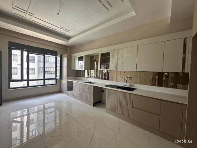 İBRAHİMLİ DE VADİPARK DA SIFIR 200 MT 3.5+1 KİRALIK DAİRE