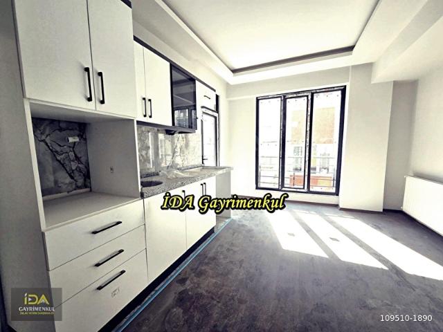 İDADAN EDREMİT T.MURATTA SATILIK ARAKATSIFIRFIRSAT 1+1 DAİRE