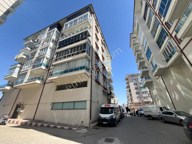 İdeal'den Gazi Mahallesi Öztürk Koyuncu Sitesinde Kiralık 3+1 !