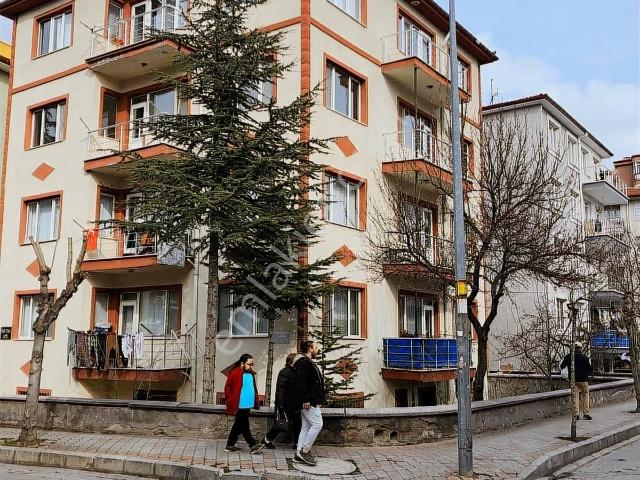 İdeal'den Park Afyona Çok Yakın Cumhuriyet'de Kiralık Daire