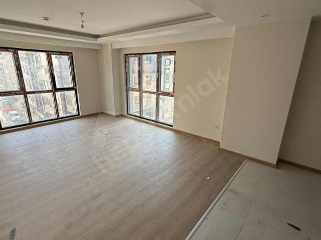 ÇİĞDEM EMLAK TAN MEGA GARDEN DA 2+1 SATILIK KÖŞE DAİRE